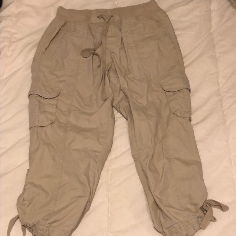 Cargo/ Capri pants